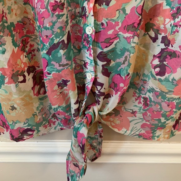 Jamie Nicole Collection 3X Floral Tie Front Tab Sleeve Button Up Shear Blouse - Picture 5 of 13